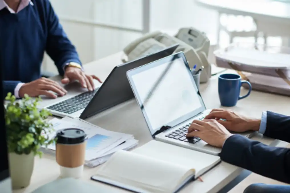 Competitive Edge: How a SaaS Startup Outmaneuvered Industry Giants